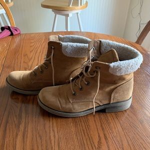 American Eagle boots